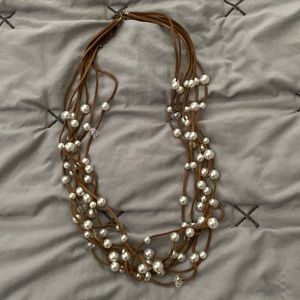 FREE WITH BUNDLE PURCHASE! Gorgeous necklace